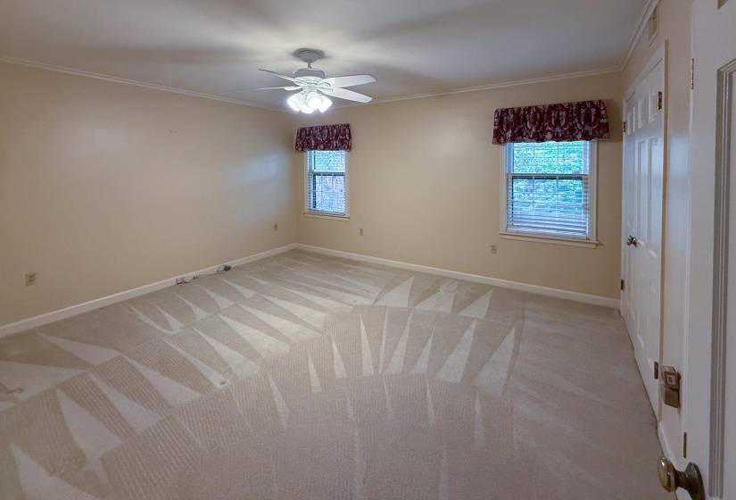 5332 SOUTHWOOD DR, Memphis, Tennessee 38120, 3 Bedrooms Bedrooms, 8 Rooms Rooms,2.1 BathroomsBathrooms,Residential,For Sale,SOUTHWOOD,10225200