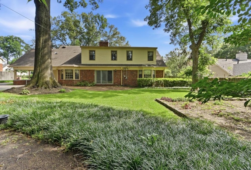 5332 SOUTHWOOD DR, Memphis, Tennessee 38120, 3 Bedrooms Bedrooms, 8 Rooms Rooms,2.1 BathroomsBathrooms,Residential,For Sale,SOUTHWOOD,10225200