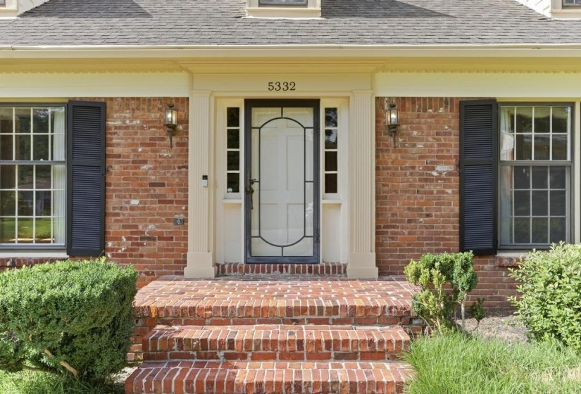 5332 SOUTHWOOD DR, Memphis, Tennessee 38120, 3 Bedrooms Bedrooms, 8 Rooms Rooms,2.1 BathroomsBathrooms,Residential,For Sale,SOUTHWOOD,10225200