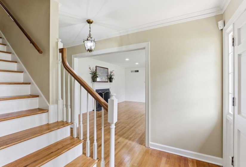 5332 SOUTHWOOD DR, Memphis, Tennessee 38120, 3 Bedrooms Bedrooms, 8 Rooms Rooms,2.1 BathroomsBathrooms,Residential,For Sale,SOUTHWOOD,10225200