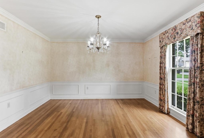 5332 SOUTHWOOD DR, Memphis, Tennessee 38120, 3 Bedrooms Bedrooms, 8 Rooms Rooms,2.1 BathroomsBathrooms,Residential,For Sale,SOUTHWOOD,10225200