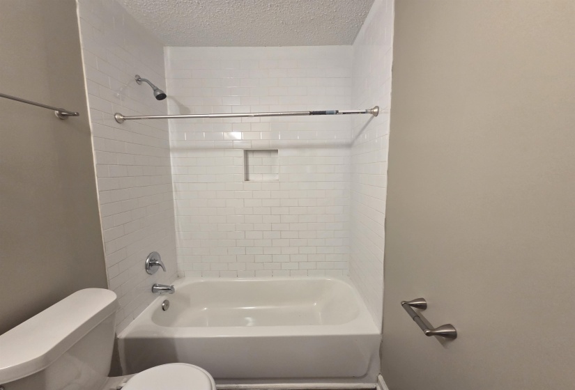 3487 HECKLE AVE, Memphis, Tennessee 38111-5105, 4 Bedroom Bedrooms, 6 Room Rooms,2 BathroomBathrooms,Rental Properties,For Sale,HECKLE,0,10225212