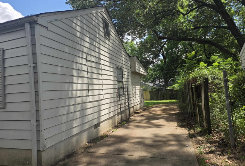 3487 HECKLE AVE, Memphis, Tennessee 38111-5105, 4 Bedroom Bedrooms, 6 Room Rooms,2 BathroomBathrooms,Rental Properties,For Sale,HECKLE,0,10225212