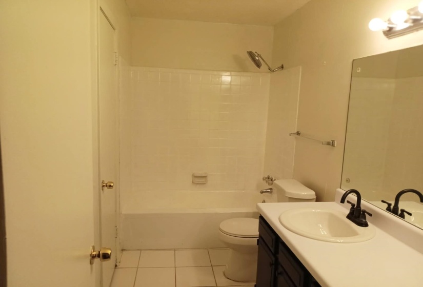 1770 A CROMPTON 6TH SQ, Memphis, Tennessee 38134, 3 Bedroom Bedrooms, 6 Room Rooms,2 BathroomBathrooms,Residential,For Sale,CROMPTON 6TH,0,10217473