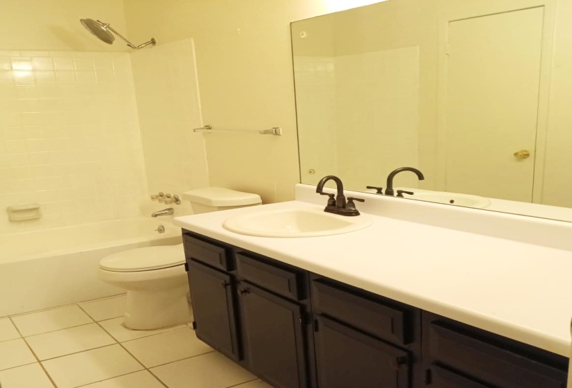 1770 A CROMPTON 6TH SQ, Memphis, Tennessee 38134, 3 Bedroom Bedrooms, 6 Room Rooms,2 BathroomBathrooms,Residential,For Sale,CROMPTON 6TH,0,10217473