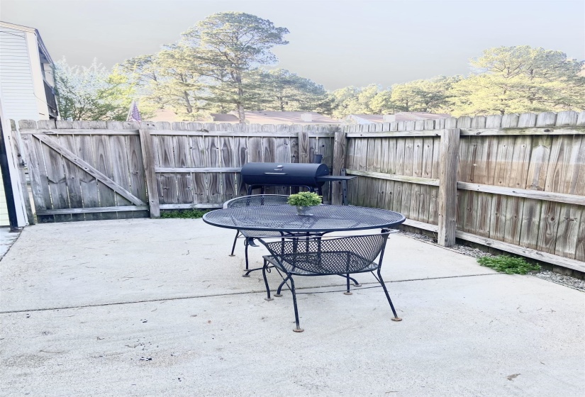 1770 A CROMPTON 6TH SQ, Memphis, Tennessee 38134, 3 Bedroom Bedrooms, 6 Room Rooms,2 BathroomBathrooms,Residential,For Sale,CROMPTON 6TH,0,10217473