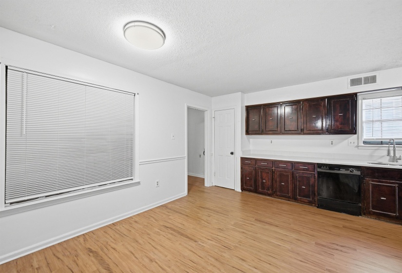 4945 GARDENWOOD DR, Memphis, Tennessee 38116, 4 Bedrooms Bedrooms, 8 Rooms Rooms,2.1 BathroomsBathrooms,Residential,For Sale,GARDENWOOD,10224894