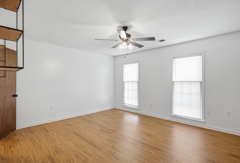 4945 GARDENWOOD DR, Memphis, Tennessee 38116, 4 Bedrooms Bedrooms, 8 Rooms Rooms,2.1 BathroomsBathrooms,Residential,For Sale,GARDENWOOD,10224894