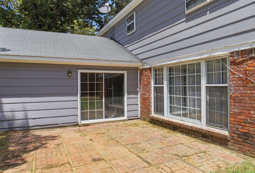 4945 GARDENWOOD DR, Memphis, Tennessee 38116, 4 Bedrooms Bedrooms, 8 Rooms Rooms,2.1 BathroomsBathrooms,Residential,For Sale,GARDENWOOD,10224894