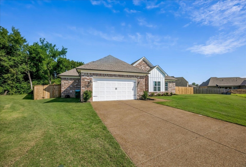 200 OAKLAND RIDGE CV, Oakland, Tennessee 38060, 4 Bedroom Bedrooms, 8 Room Rooms,2 BathroomBathrooms,Residential,For Sale,OAKLAND RIDGE,0,10225220