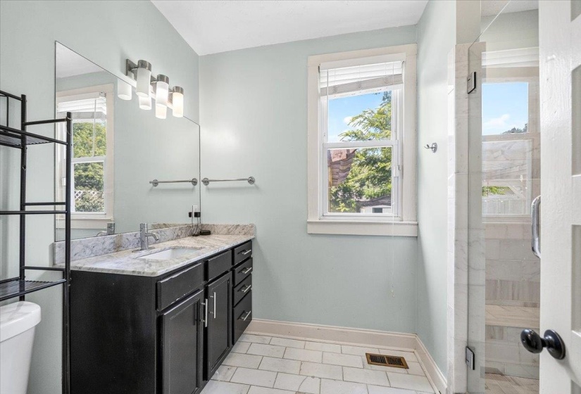 2179 VINTON AVE, Memphis, Tennessee 38104, 3 Bedroom Bedrooms, 7 Room Rooms,2 BathroomBathrooms,Residential,For Sale,VINTON,0,10225222