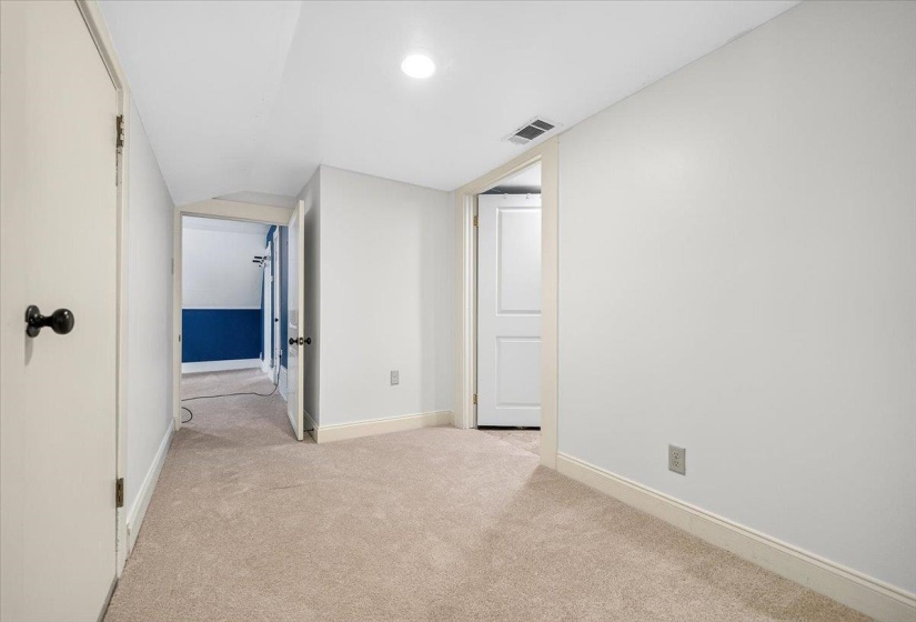 2179 VINTON AVE, Memphis, Tennessee 38104, 3 Bedroom Bedrooms, 7 Room Rooms,2 BathroomBathrooms,Residential,For Sale,VINTON,0,10225222