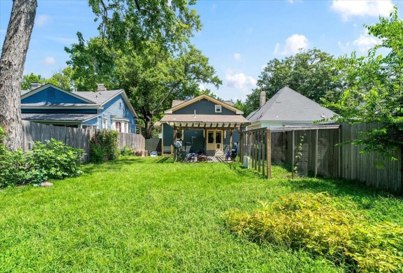 2179 VINTON AVE, Memphis, Tennessee 38104, 3 Bedroom Bedrooms, 7 Room Rooms,2 BathroomBathrooms,Residential,For Sale,VINTON,0,10225222