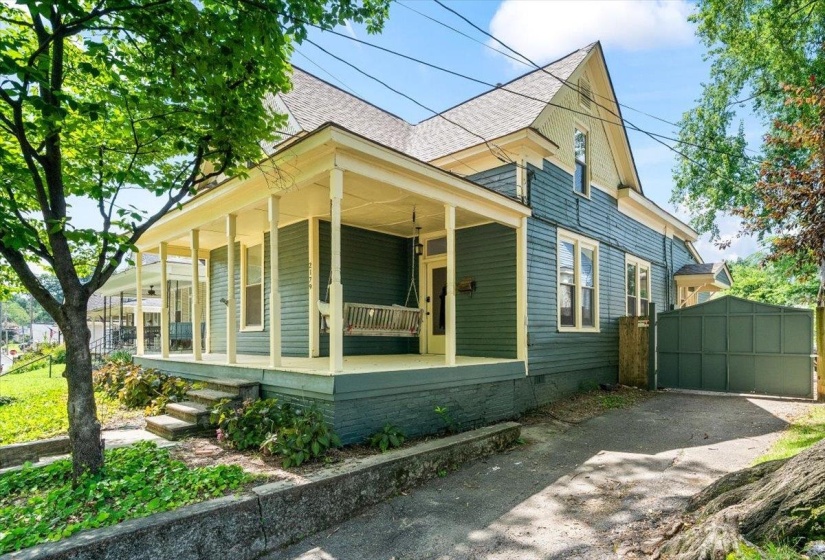 2179 VINTON AVE, Memphis, Tennessee 38104, 3 Bedroom Bedrooms, 7 Room Rooms,2 BathroomBathrooms,Residential,For Sale,VINTON,0,10225222