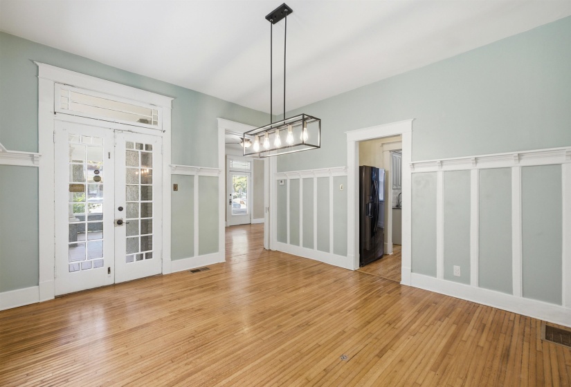 1234 CENTRAL AVE, Memphis, Tennessee 38104, 3 Bedrooms Bedrooms, 8 Rooms Rooms,2.1 BathroomsBathrooms,Residential,For Sale,CENTRAL,10225223