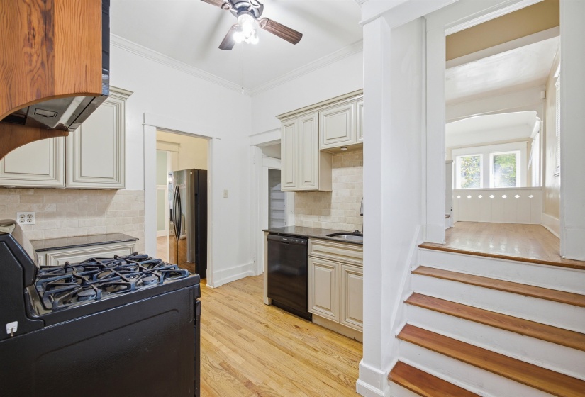 1234 CENTRAL AVE, Memphis, Tennessee 38104, 3 Bedrooms Bedrooms, 8 Rooms Rooms,2.1 BathroomsBathrooms,Residential,For Sale,CENTRAL,10225223
