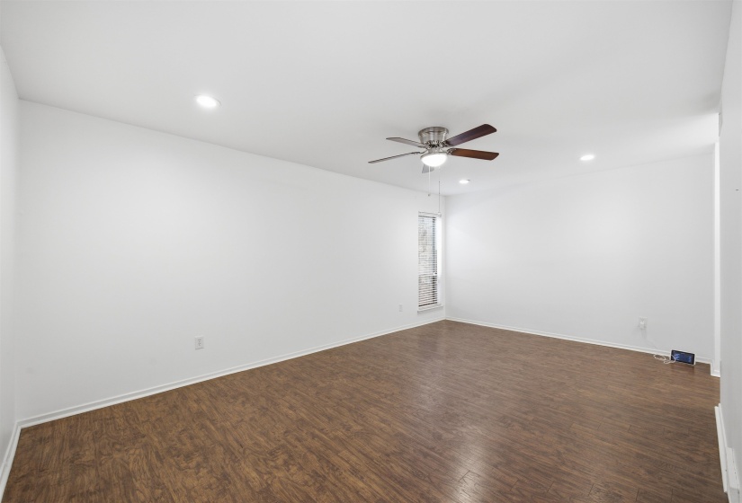 427 PERKINS RD, Memphis, Tennessee 38117, 3 Bedroom Bedrooms, 7 Room Rooms,2.1 BathroomBathrooms,Residential,For Sale,PERKINS,0,10225230