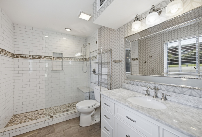 427 PERKINS RD, Memphis, Tennessee 38117, 3 Bedroom Bedrooms, 7 Room Rooms,2.1 BathroomBathrooms,Residential,For Sale,PERKINS,0,10225230