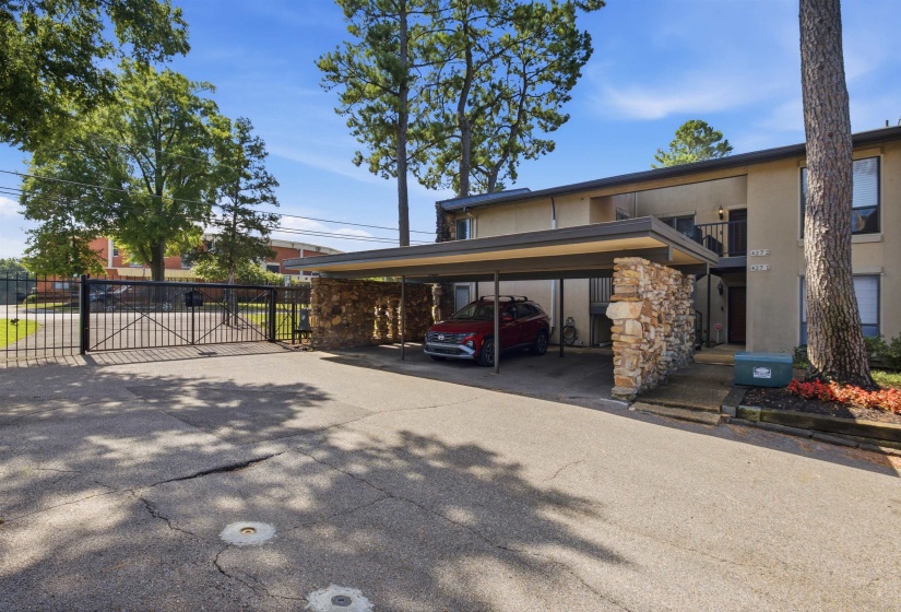 427 PERKINS RD, Memphis, Tennessee 38117, 3 Bedroom Bedrooms, 7 Room Rooms,2.1 BathroomBathrooms,Residential,For Sale,PERKINS,0,10225230
