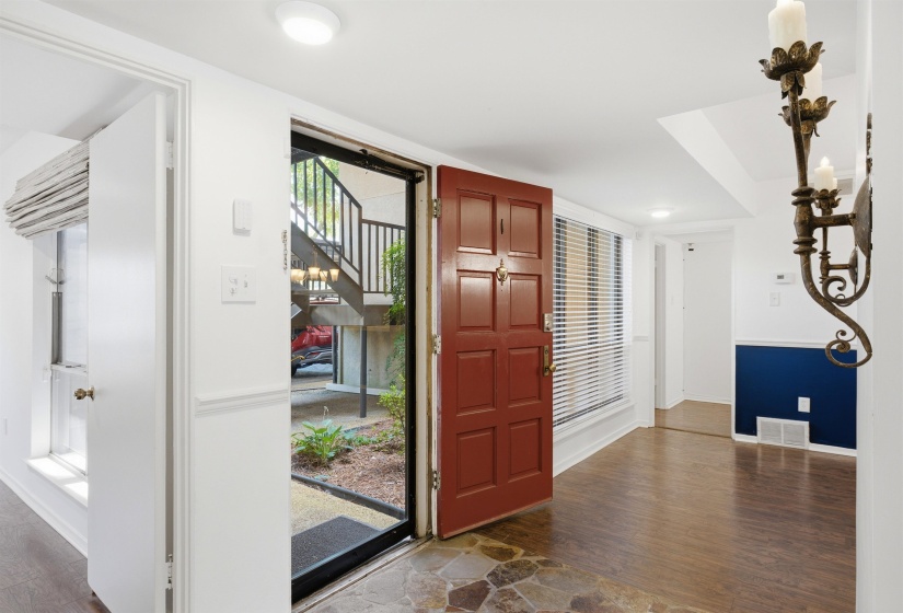 427 PERKINS RD, Memphis, Tennessee 38117, 3 Bedroom Bedrooms, 7 Room Rooms,2.1 BathroomBathrooms,Residential,For Sale,PERKINS,0,10225230