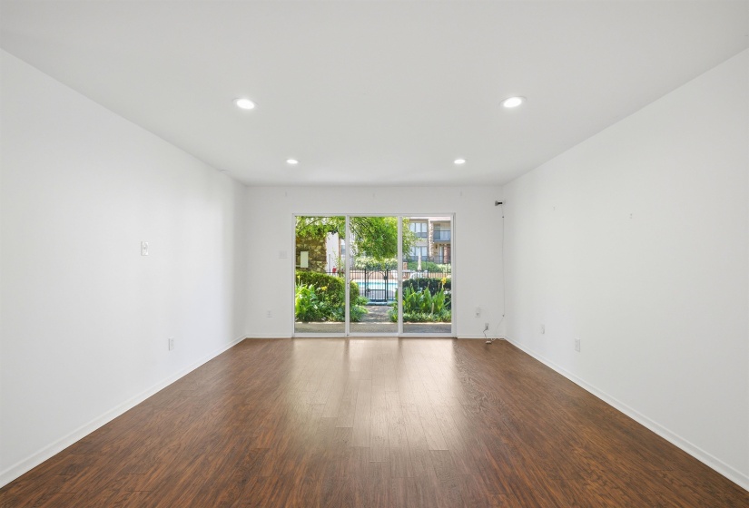 427 PERKINS RD, Memphis, Tennessee 38117, 3 Bedroom Bedrooms, 7 Room Rooms,2.1 BathroomBathrooms,Residential,For Sale,PERKINS,0,10225230