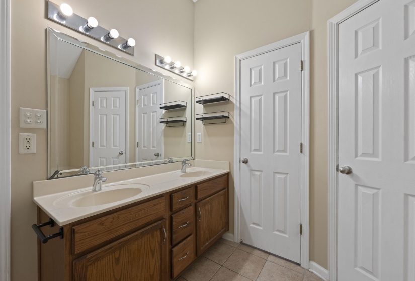 1030 MONTEBELLO CIR, Memphis, Tennessee 38018, 2 Bedroom Bedrooms, 6 Room Rooms,2.1 BathroomBathrooms,Residential,For Sale,MONTEBELLO,0,10225235