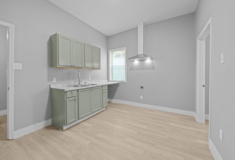 1181 COKER AVE, Memphis, Tennessee 38107, 3 Bedroom Bedrooms, 7 Room Rooms,1 BathroomBathrooms,Residential,For Sale,COKER,0,10225244