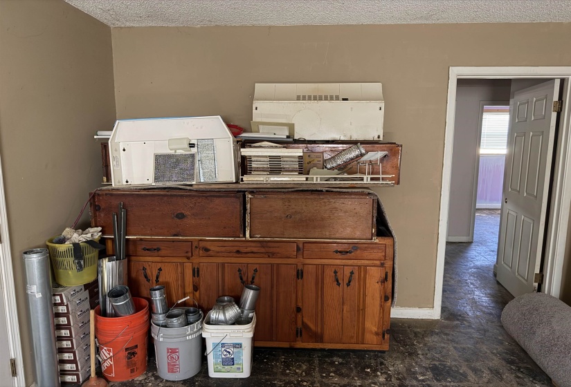 1068 BUCKNER RD, Memphis, Tennessee 38122, 3 Bedrooms Bedrooms, 5 Rooms Rooms,1 BathroomBathrooms,Residential,For Sale,BUCKNER,10225245