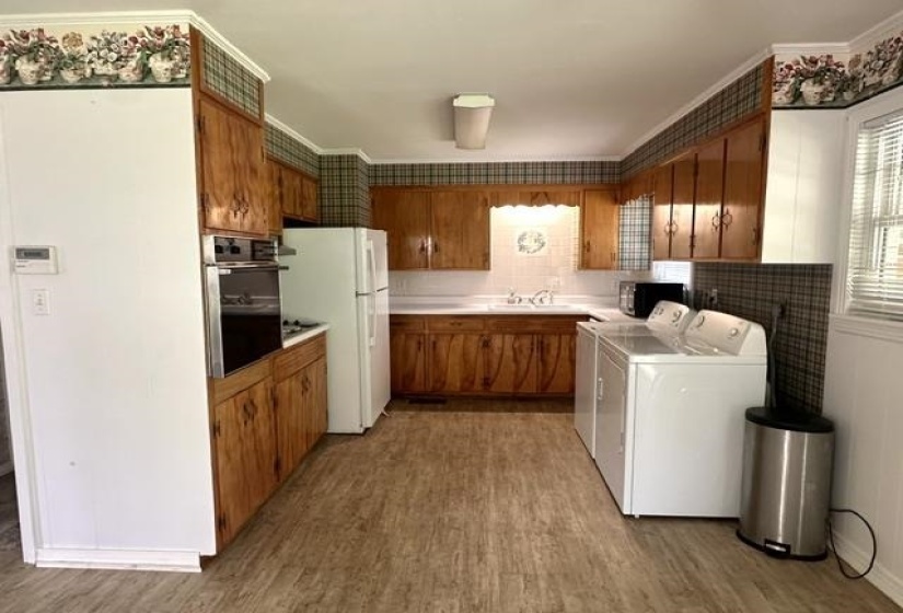 15 PINE ST, Savannah, Tennessee 38372, 3 Bedroom Bedrooms, 8 Room Rooms,2 BathroomBathrooms,Residential,For Sale,PINE,0,10225251