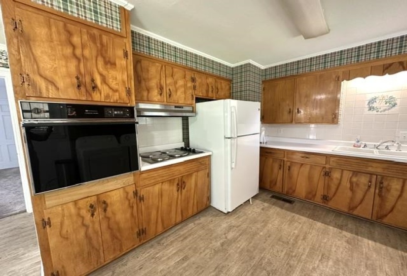 15 PINE ST, Savannah, Tennessee 38372, 3 Bedroom Bedrooms, 8 Room Rooms,2 BathroomBathrooms,Residential,For Sale,PINE,0,10225251