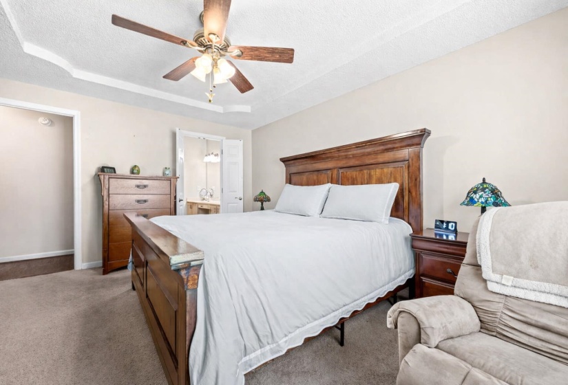 Recessed ceiling with an overhead fan light fixture