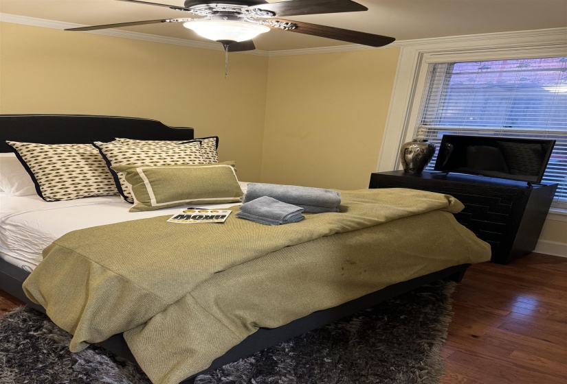 107 COURT AVE, Memphis, Tennessee 38103, 2 Bedroom Bedrooms, 7 Room Rooms,2 BathroomBathrooms,Residential,For Sale,COURT,0,10225262