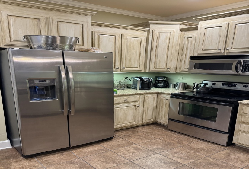 107 COURT AVE, Memphis, Tennessee 38103, 2 Bedroom Bedrooms, 7 Room Rooms,2 BathroomBathrooms,Residential,For Sale,COURT,0,10225262