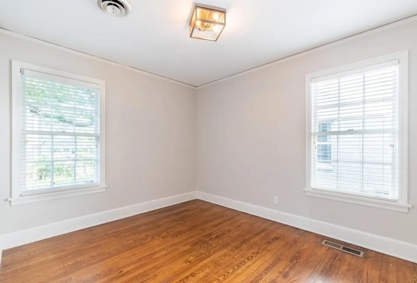 380 HOLMES CIR, Memphis, Tennessee 38111, 4 Bedrooms Bedrooms, 7 Rooms Rooms,3 BathroomsBathrooms,Residential,For Sale,HOLMES,10225268