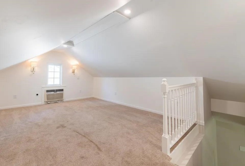 380 HOLMES CIR, Memphis, Tennessee 38111, 4 Bedrooms Bedrooms, 7 Rooms Rooms,3 BathroomsBathrooms,Residential,For Sale,HOLMES,10225268