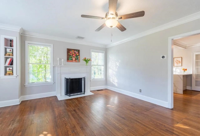 380 HOLMES CIR, Memphis, Tennessee 38111, 4 Bedrooms Bedrooms, 7 Rooms Rooms,3 BathroomsBathrooms,Residential,For Sale,HOLMES,10225268
