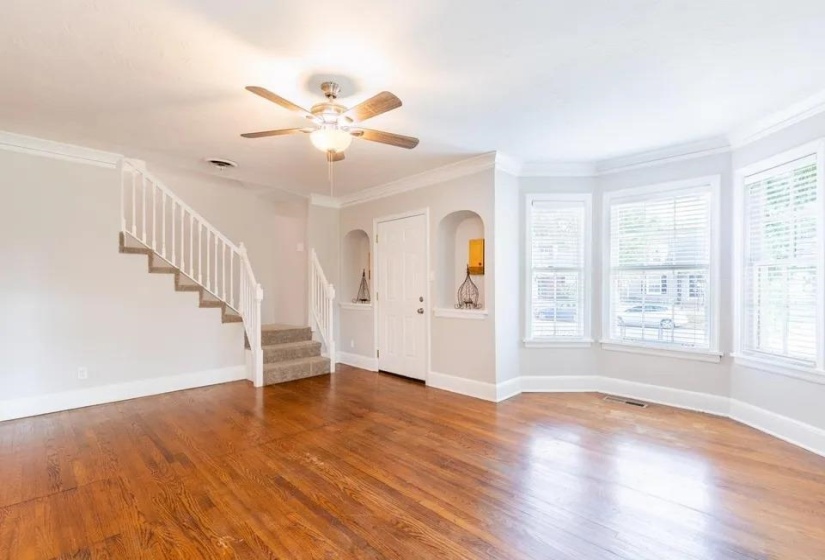 380 HOLMES CIR, Memphis, Tennessee 38111, 4 Bedrooms Bedrooms, 7 Rooms Rooms,3 BathroomsBathrooms,Residential,For Sale,HOLMES,10225268