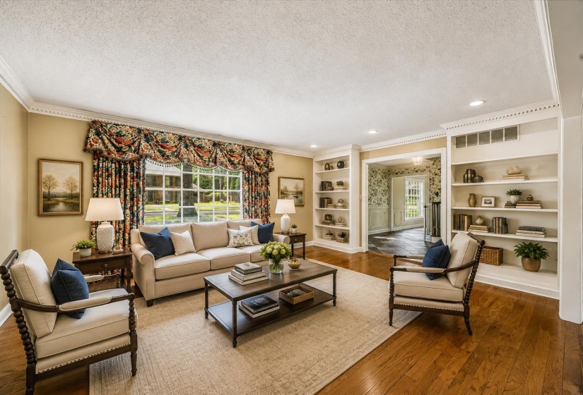 2308 HICKORY FOREST DR, Memphis, Tennessee 38119, 4 Bedroom Bedrooms, 9 Room Rooms,2.2 BathroomBathrooms,Residential,For Sale,HICKORY FOREST,0,10225277