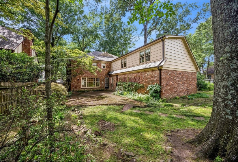 2308 HICKORY FOREST DR, Memphis, Tennessee 38119, 4 Bedroom Bedrooms, 9 Room Rooms,2.2 BathroomBathrooms,Residential,For Sale,HICKORY FOREST,0,10225277