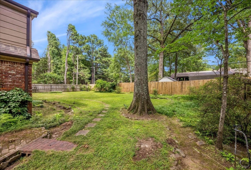 2308 HICKORY FOREST DR, Memphis, Tennessee 38119, 4 Bedroom Bedrooms, 9 Room Rooms,2.2 BathroomBathrooms,Residential,For Sale,HICKORY FOREST,0,10225277
