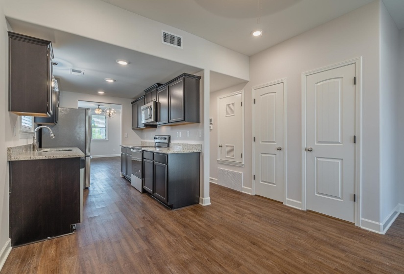 82 REMBERT ST, Memphis, Tennessee 38104, 3 Bedroom Bedrooms, 0 ,2.1 BathroomBathrooms,Duplexes,For Sale,REMBERT,0,10225305