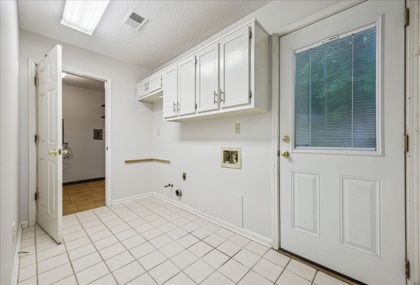 8428 BAZEMORE RD, Memphis, Tennessee 38018, 4 Bedrooms Bedrooms, 7 Rooms Rooms,2.1 BathroomsBathrooms,Rental Properties,For Sale,BAZEMORE,10225288