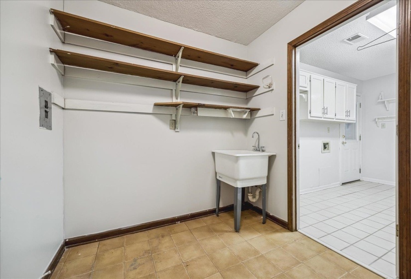 8428 BAZEMORE RD, Memphis, Tennessee 38018, 4 Bedrooms Bedrooms, 7 Rooms Rooms,2.1 BathroomsBathrooms,Rental Properties,For Sale,BAZEMORE,10225288