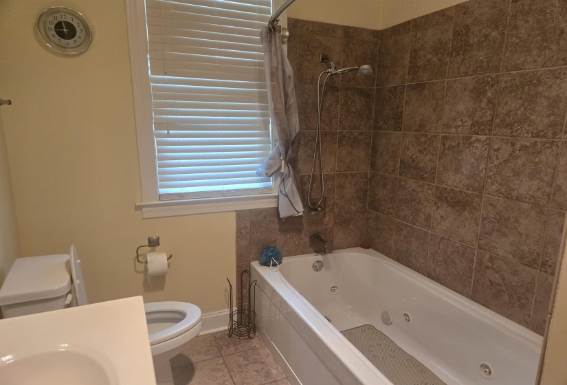 1165 PARKWAY ST, Memphis, Tennessee 38105, 4 Bedroom Bedrooms, 7 Room Rooms,2.1 BathroomBathrooms,Residential,For Sale,PARKWAY,0,10225281