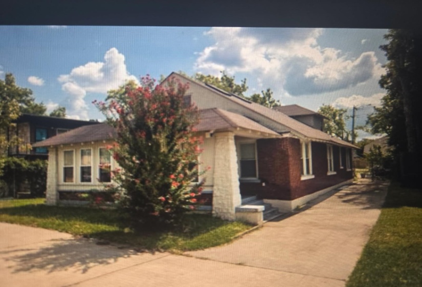 1165 PARKWAY ST, Memphis, Tennessee 38105, 4 Bedroom Bedrooms, 7 Room Rooms,2.1 BathroomBathrooms,Residential,For Sale,PARKWAY,0,10225281