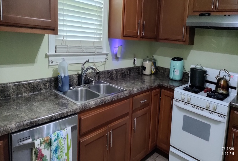 1165 PARKWAY ST, Memphis, Tennessee 38105, 4 Bedroom Bedrooms, 7 Room Rooms,2.1 BathroomBathrooms,Residential,For Sale,PARKWAY,0,10225281