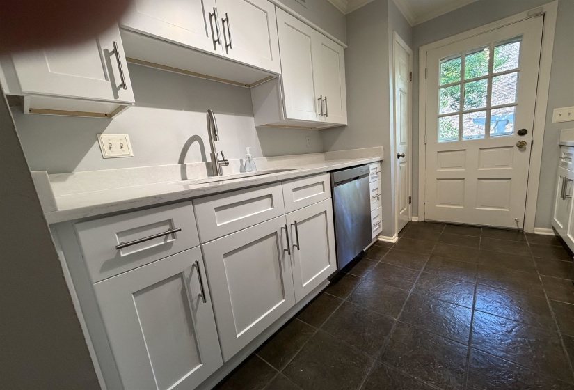 6913 CLIMPING RD, Memphis, Tennessee 38119, 3 Bedroom Bedrooms, 8 Room Rooms,2.1 BathroomBathrooms,Residential,For Sale,CLIMPING,0,10225283