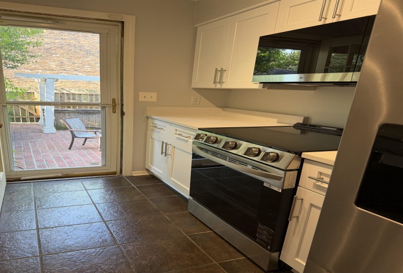 6913 CLIMPING RD, Memphis, Tennessee 38119, 3 Bedroom Bedrooms, 8 Room Rooms,2.1 BathroomBathrooms,Residential,For Sale,CLIMPING,0,10225283
