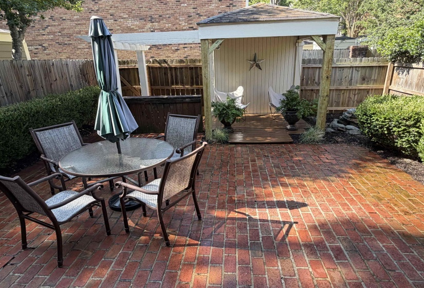6913 CLIMPING RD, Memphis, Tennessee 38119, 3 Bedroom Bedrooms, 8 Room Rooms,2.1 BathroomBathrooms,Residential,For Sale,CLIMPING,0,10225283