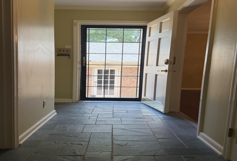 6913 CLIMPING RD, Memphis, Tennessee 38119, 3 Bedroom Bedrooms, 8 Room Rooms,2.1 BathroomBathrooms,Residential,For Sale,CLIMPING,0,10225283